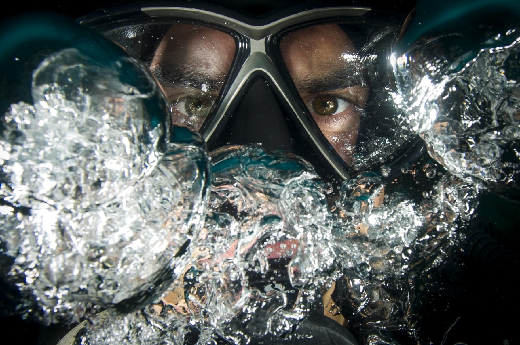 Diver close up mask with bubbles
