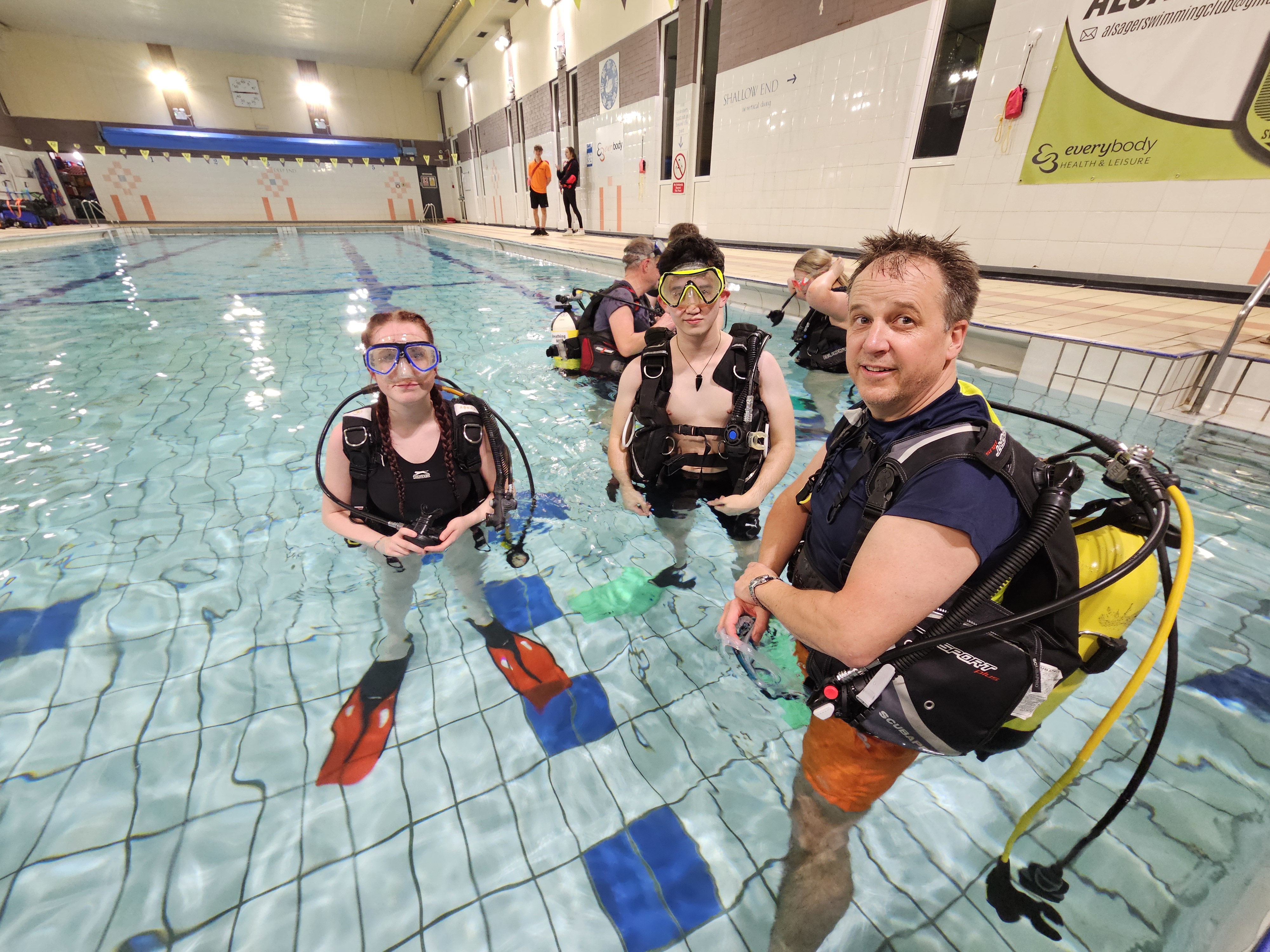 Army cadets try dive