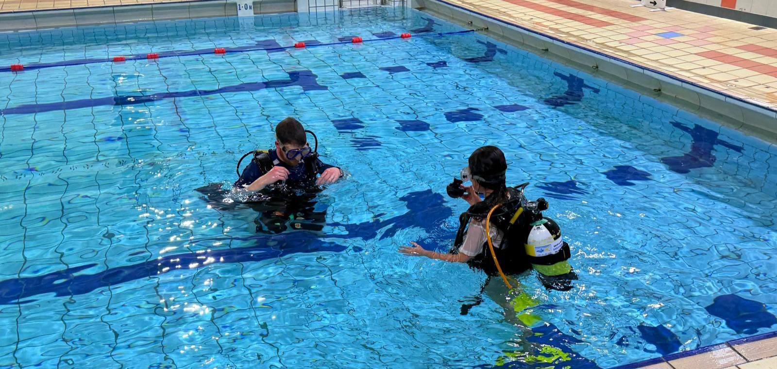 2102_trydive1
