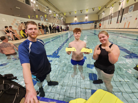 Army cadets try dive